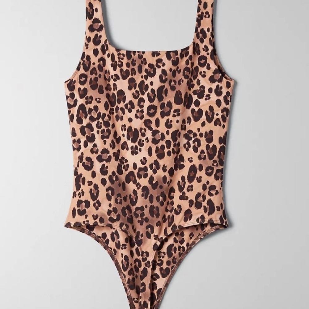 Aritzia contour bodysuit